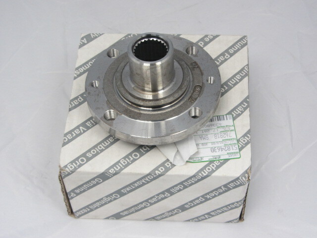 51824630 Hub Pillar Stub Axle Front Left Side Fiat STILO 1.6 76kw  