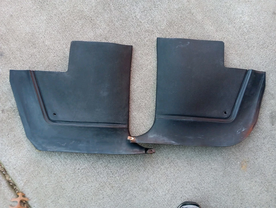 Пара оригинальных черных откидных панелей для салона кузова Dodge Dart MOPAR 1967 2663128 2663129 - Изображение 2 из 4