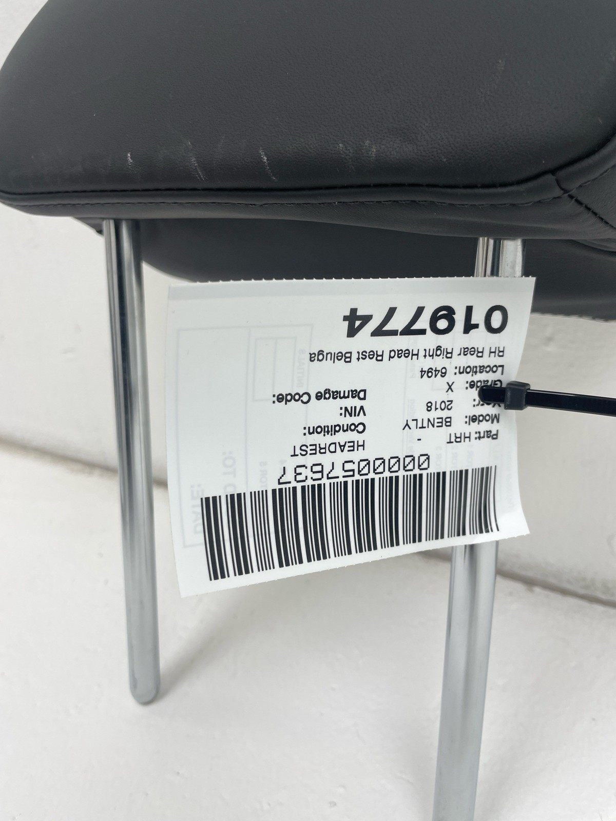 2015-2020 BENTLEY BENTAYGA OEM Rear Right Head Rest Beluga Black Leather
