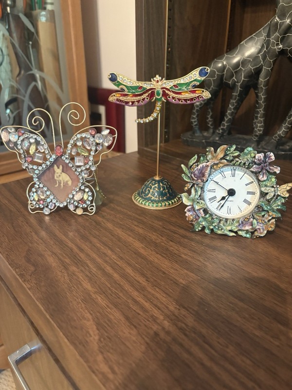 VTG Metal Butterflies Shelf Clock , Pictured Frame,and Stand