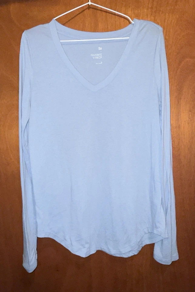 2 Camisas Ligeras Manga Larga Junior’s Med SO Favoritas Cuello en V Mujer Ver Fotos Foto 4 de 4