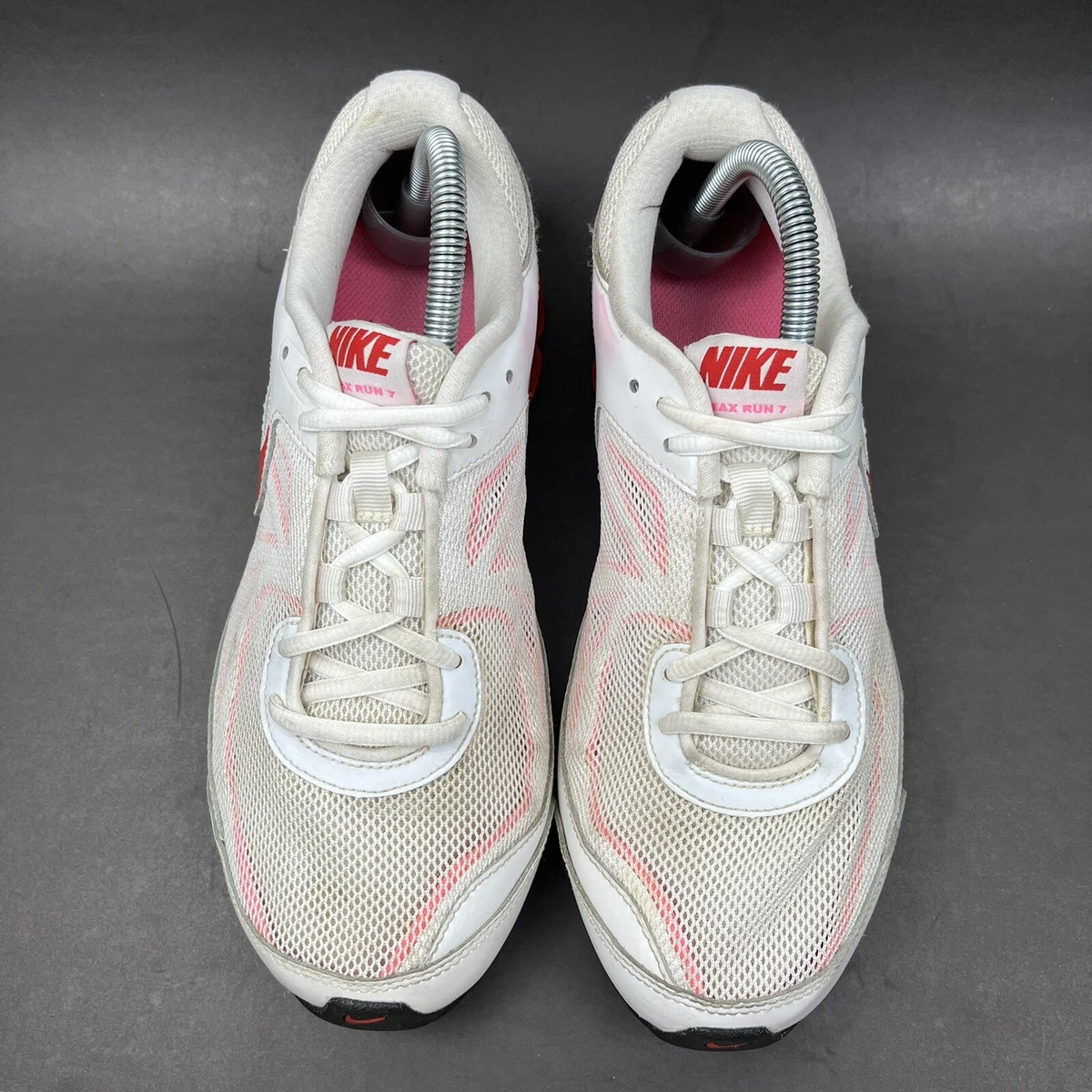 Nike reax hotsell womens white