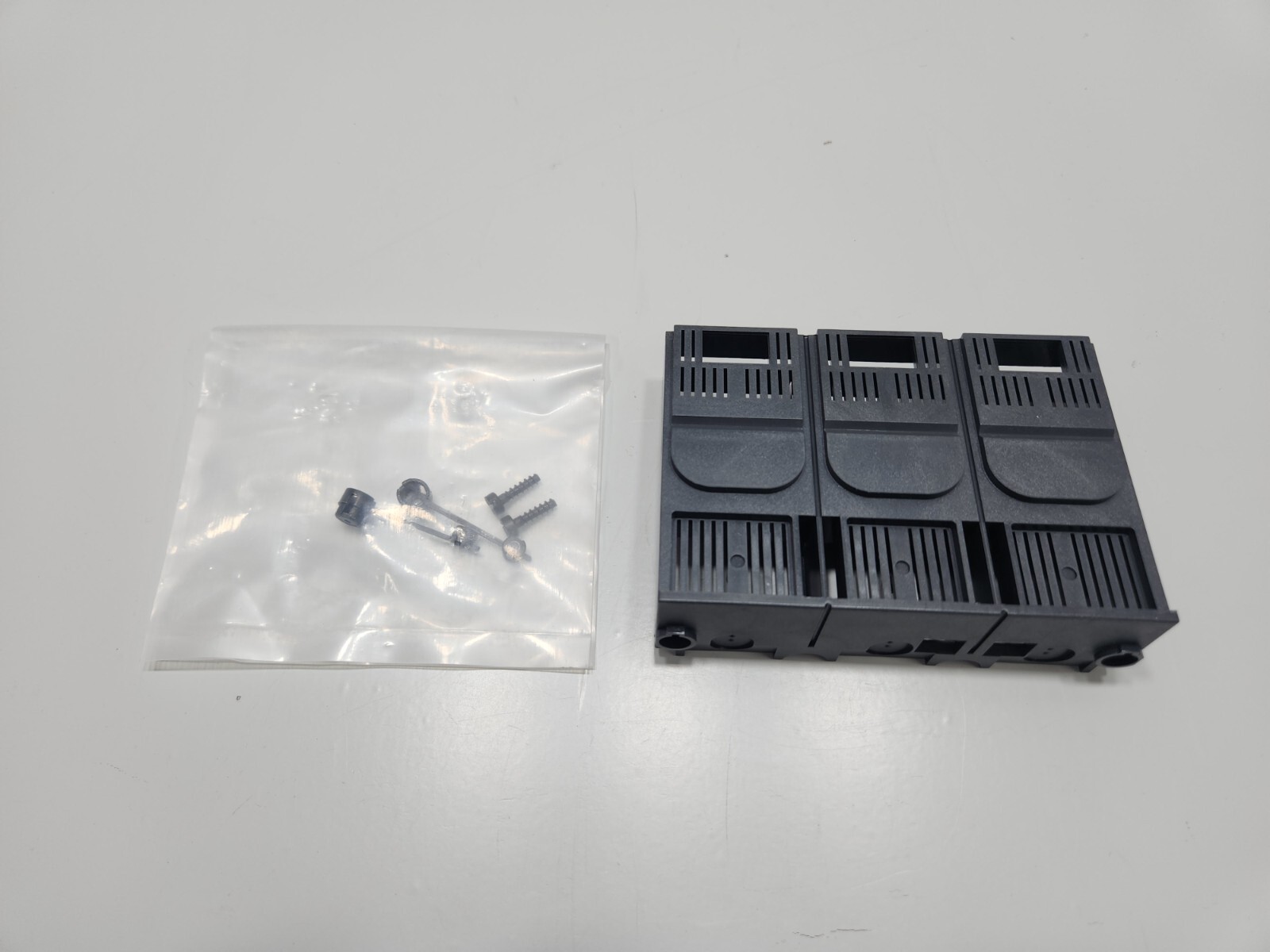 SCHNEIDER ELECTRIC LV429515 COMPACT NSX100-250 3 POLE SHORT TERMINAL ...