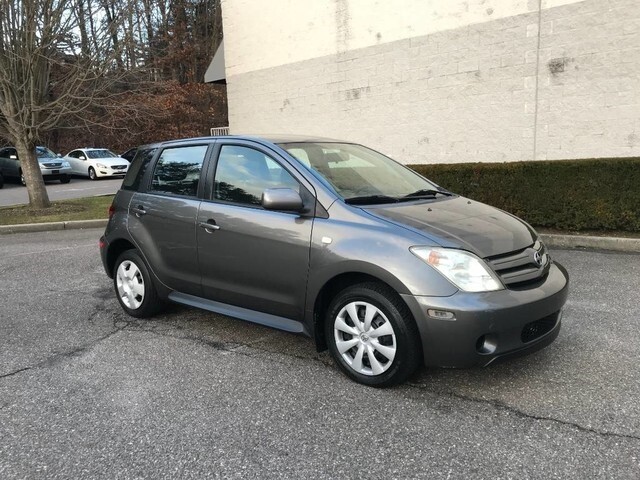 2005 Scion xA 2005 Scion xA Phantom Gray Pearl Sedan 1.5L DOHC MFI 16-Valve I4 Engine Automat