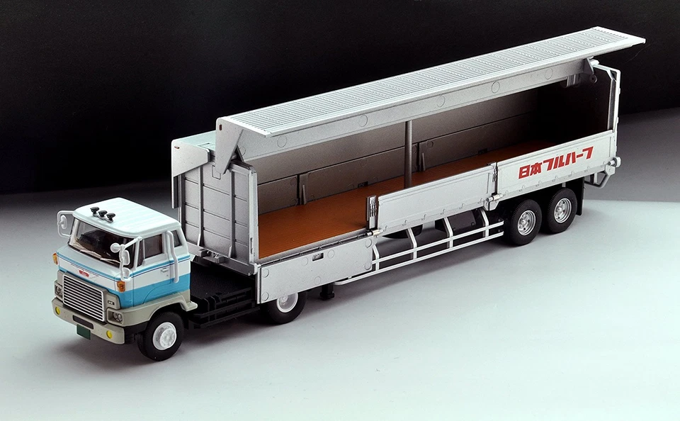Tomica Limited Vintage Neo 1/64 LV-N167a Hino HE366 Wing Roof Trailer - Image 4 of 4