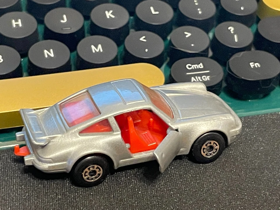 复古 Lesney 火柴盒 Superfast No 3 保时捷 Turbo 银色/红色内饰 1/64 — 第 4/4 张图片