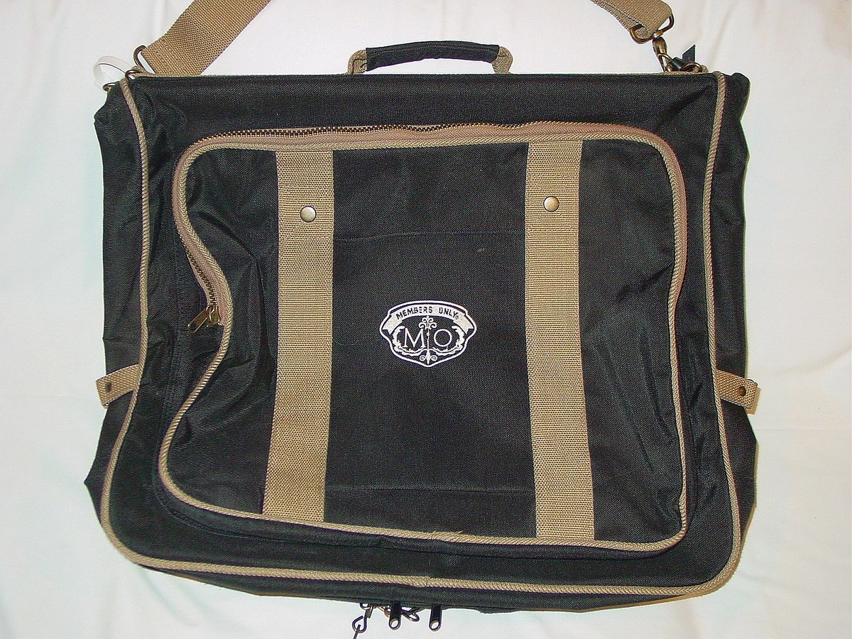 Members Only Travel Garment Bag Luggage Fold Over Zippered Pockets Hanger  Clips