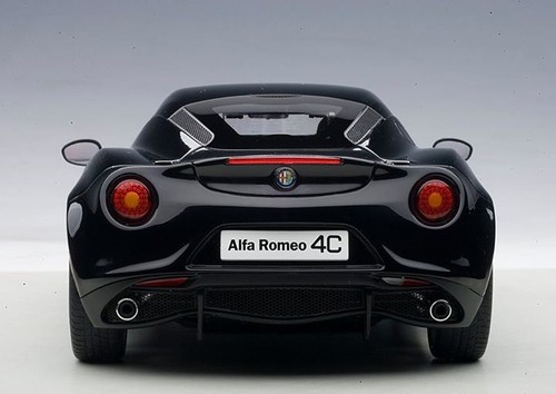 ALFA ROMEO 4C COUPE GLOSS BLACK COMPOSITE 1:18 AUTOart 70184 BRAND NEW IN BOX - Picture 4 of 7