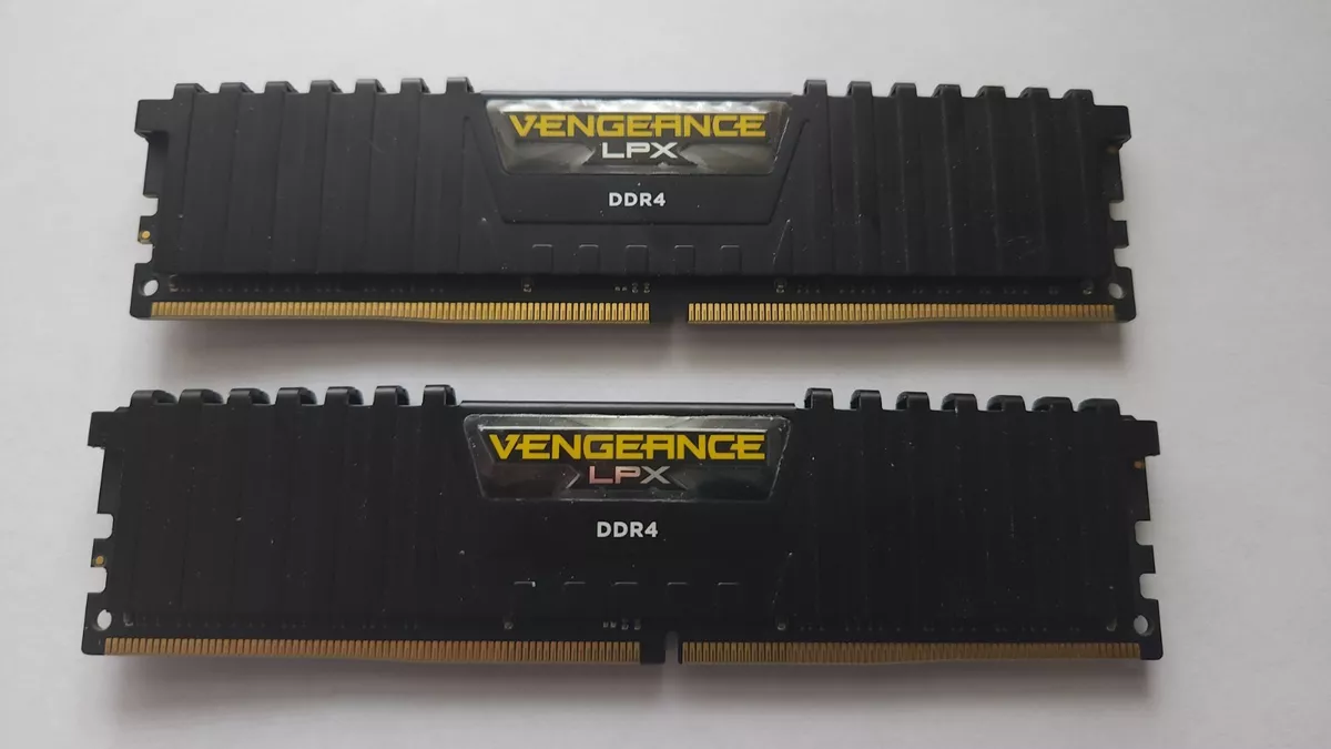 Corsair cmk16gx4m2b3200c16 store
