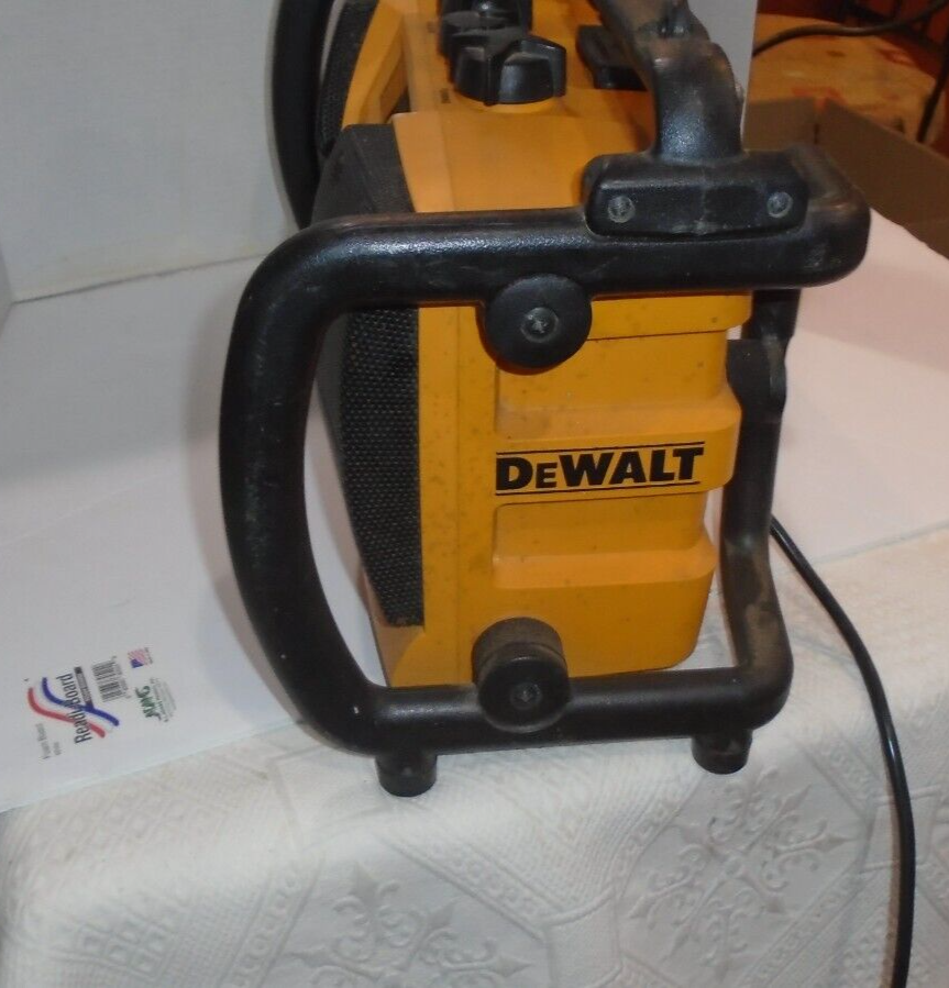 DEWALT Jobsite Radio/18V Battery Charger eBay