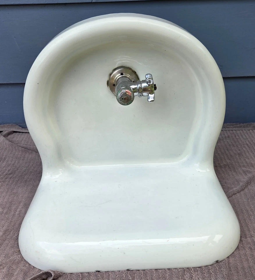 Antigua fuente de agua de hierro fundido estándar sanitaria Louisville Works 18x16x12 pulgadas Foto 3 de 4