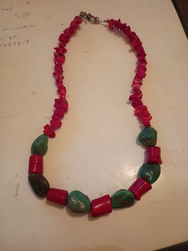 NECKLACE CHUNKY TURQUOISE/CORAL W/SILVERTONE CLOSURE 18"