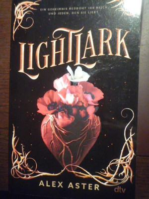 Lightlark: by Alex Aster (The Lightlark Saga, Buch Abrams & Chronicle Books