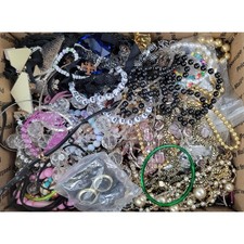 9 lb 11 oz Bulk Fashion Jewelry Lot Wearable Craft Reseller Necklaces Earrings