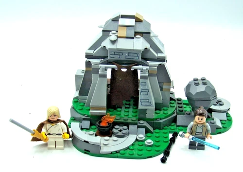 LEGO Star Wars: Ahch-To Island Training (75200) Used, near complete