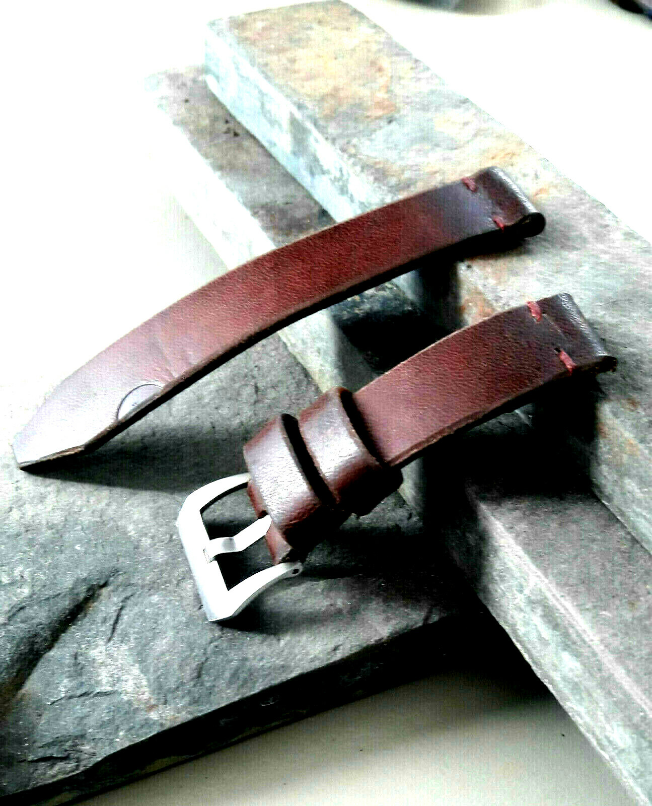 Bracelet montre Ammo en cuir tannage végétal fait main de 22mm