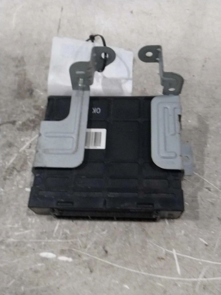 2005 Hyundai Tucson Engine Control Module ECM OEM 3919037210 200K Miles Foto 2 de 3