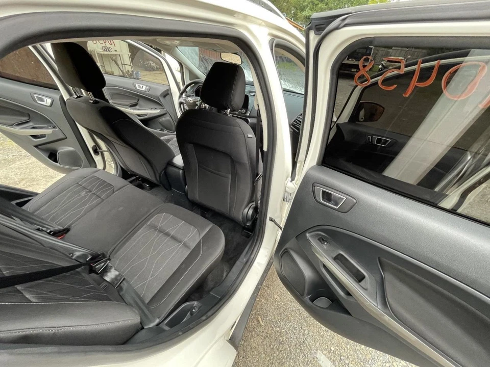 Pilar central basculante derecho Ford Ecosport 2018-2022 con poste blanco Foto 2 de 4