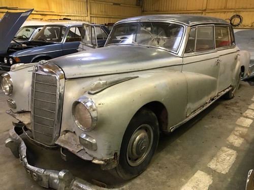 1960 MERCEDES-BENZ 300 D AUTO LIMO EX ROYAL FAMILY FOR FULL RESTORATION - Picture 3 of 12