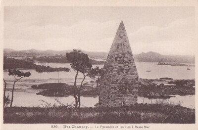 Old postcard 50 Granville ILES CHAUSEY Chausey Islands La Pyramide & les Iles à Basse Mer