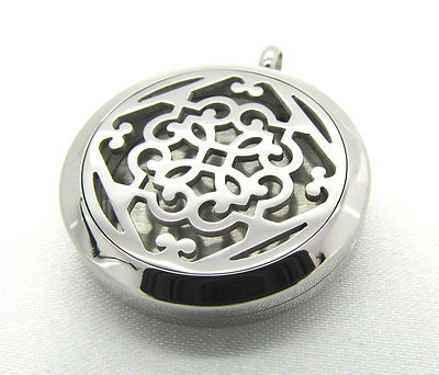 Stainless Steel Flower Aromatherapy Essential Oil Locket Pendant Necklace Pads