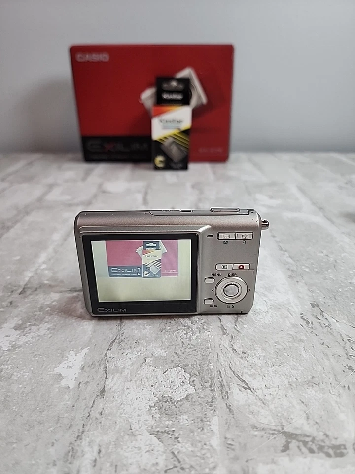 CASIO Exilim EX-Z70 7.2 MP Digital Compact Camera Silver Battery Charger Tested - Image 2 of 4