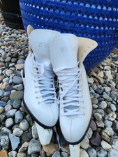 Vintage CCM Women's Figure Skates Size 8 SLM 10" Blades Made Canada White