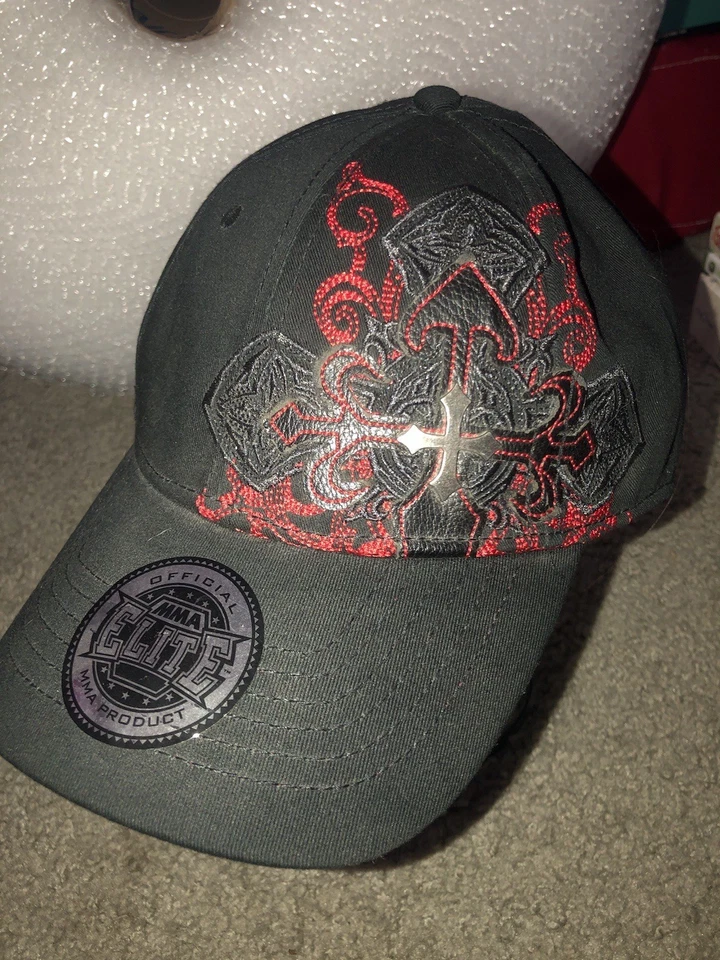De Colección Y2K MMA Elite Gorra Sombrero Negro Ajustado Rojo Costura Apliques Cruz Grunge Nuevo de Lote Antiguo Foto 2 de 4