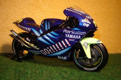 Moto Minichamps Yamaha YZR 500 Olivier Jacques - Team Gauloises 2001 - 1/12