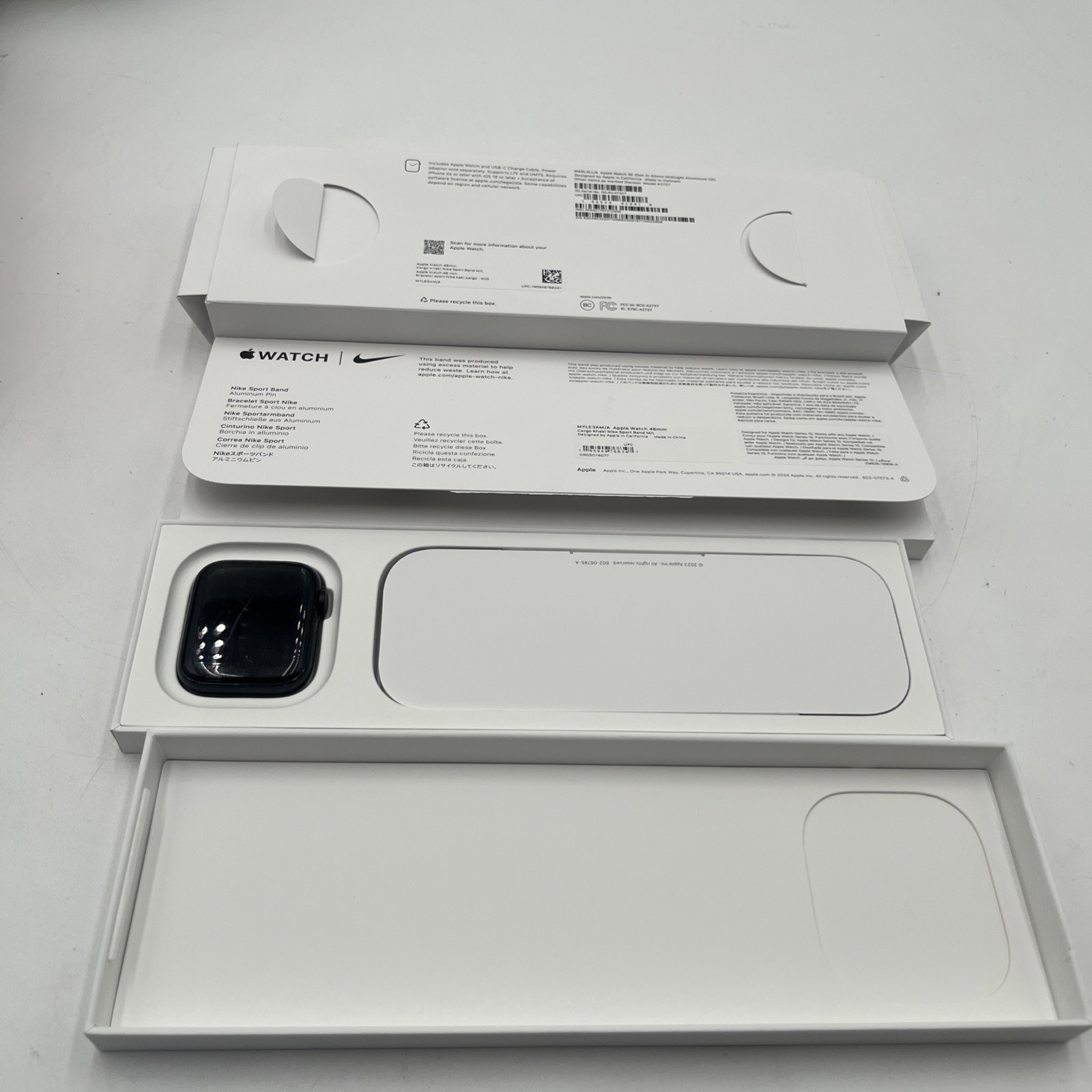 Apple Watch SE 2nd Gen 44mm Midnight Case with Nike Band(GPS