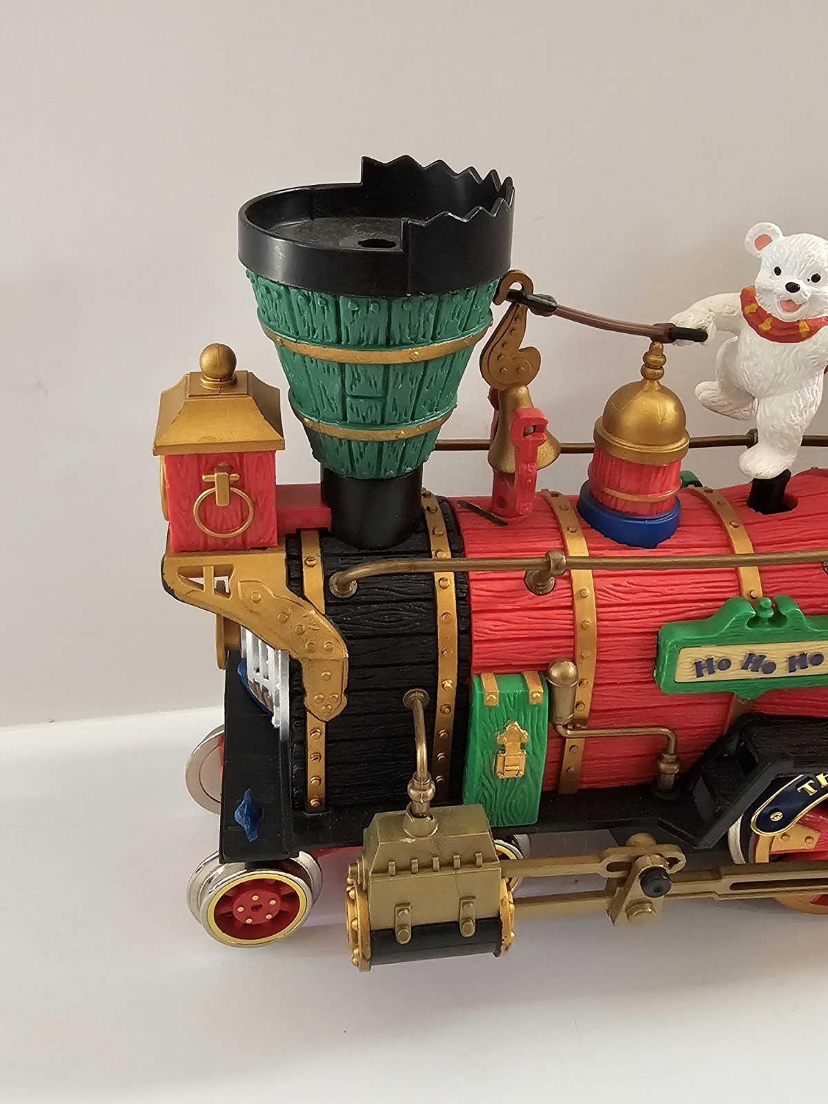 New Bright Holiday Express Dillards BEARS LOCOMOTIVE Engine Christmas TRAIN