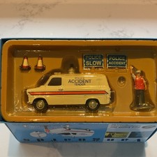 Vanguards VA06606 Transit, Nottinghamshire Police Accident Set, 1:43 Scale, Mint