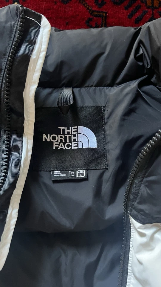 Chaqueta acolchada retro The North Face 1996 para mujer Nuptse 700 blanca talla pequeña Foto 2 de 4