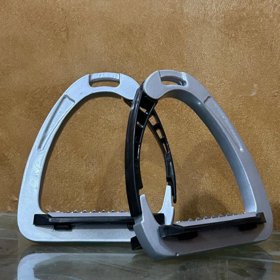 Estribo de seguridad de aluminio para caballos de liberación rápida estribos para montar ecuestres Foto 2 de 4