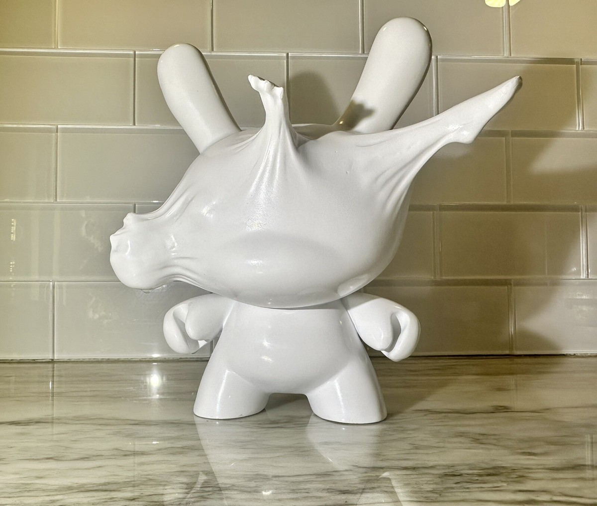 Kidrobot Bugs Bunny スケルトンフィギュア Art of War Dunny 3