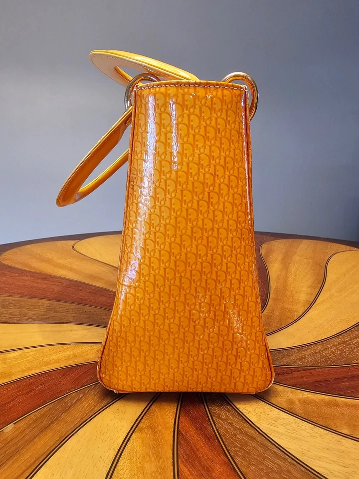 Bolso Dior Amarillo Diorissimo Charol MEDIANO Dama Dior [Raro, Vintage] Foto 4 de 4