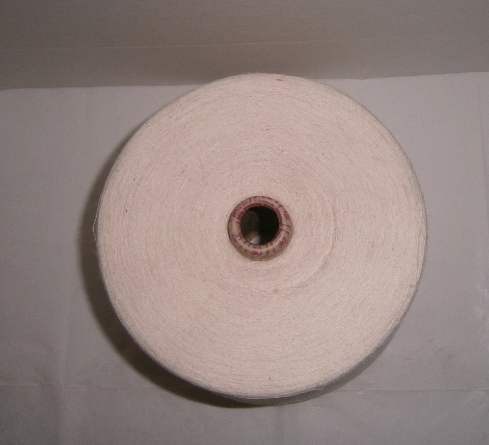 Carrete Super Talla CM30 Hilo Marfil 100% Algodón Foto 4 de 4