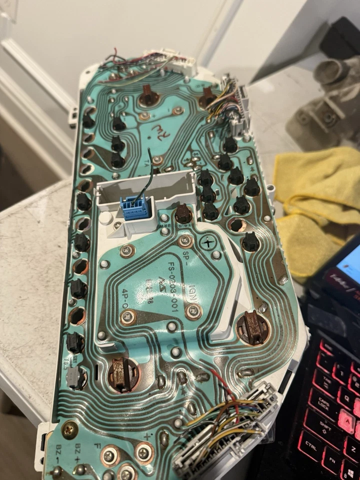 Grupo de velocímetro Subaru Legacy 1999 - MPH - 134.043 millas Foto 4 de 4