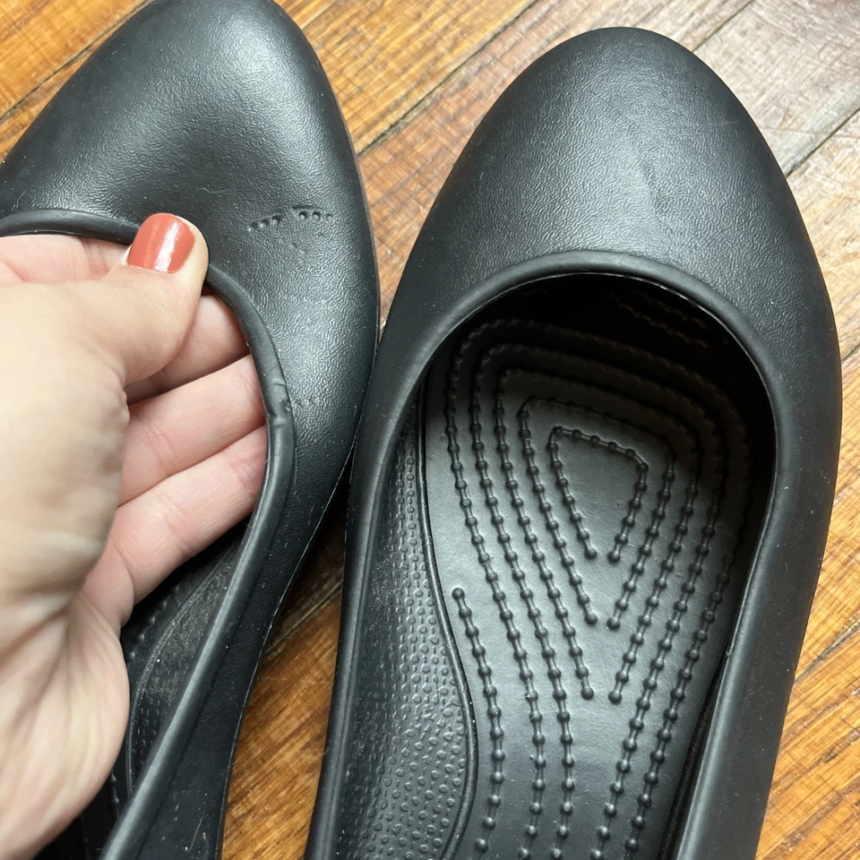 Nuevos planos de ballet Crocs Laura negros cómodos para mujer talla 8 Foto 3 de 4