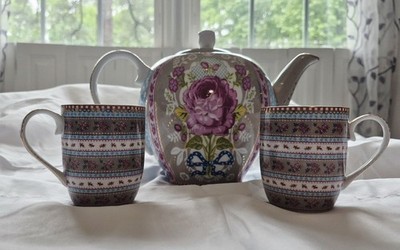 PiP Studio Floral Porcelain Tea Set Multicolor Glossy Teapot & 2 Cups