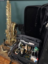 Yamaha YAS-61 Pro Saxophone Purple Logo Early Serial  008737 Case Reeds Extras