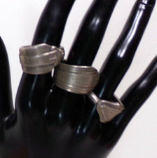 LOT OF THREE HANDMADE SILVER PLATE SPOON RINGS SIZE 9  j88cr CK28