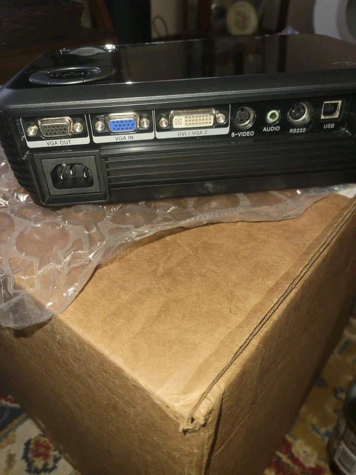 Optoma EW1610 DAEPTNB DLP Projection Display, barely used. - Image 4 of 4