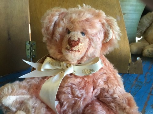 vintage teddy bear by Schnookie bearz 1999 peach mohair collectable 25cm jointed - Picture 8 of 12