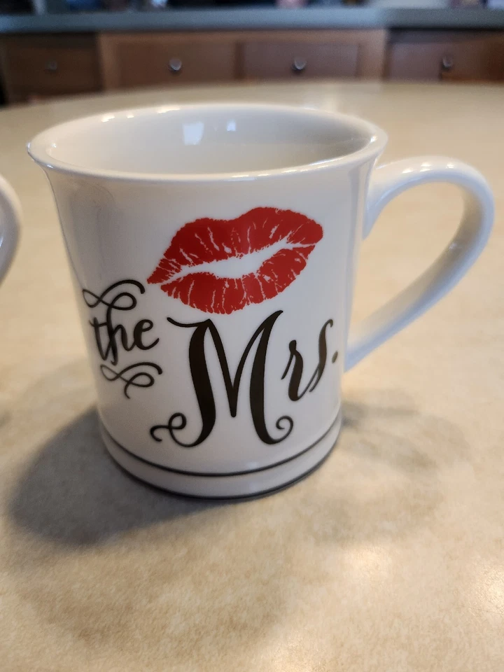 CONJUNTO DE 2 canecas de café Home Essentials "The Mr." & "The Mrs." Bride & Groom 12 oz - Imagem 3 de 4