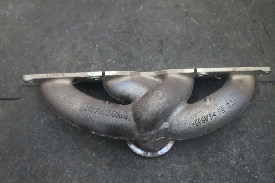 Труба правого коллектора выпускного коллектора 11628600284 от оригинального производителя BMW 750i G11 G12 2016-2018 - Изображение 2 из 4