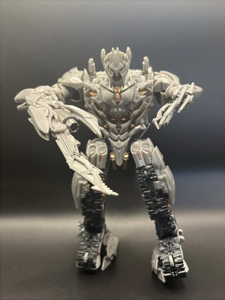 Transformers Studio SeriesMegatron complete SS-13 HasbroROTF Voyager Class - Image 2 of 4