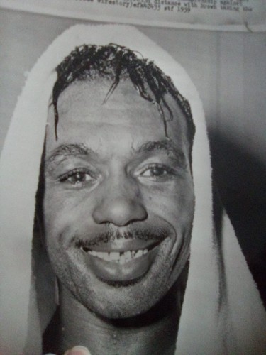 1959 Type 1 Wire TOOTHY Photo L.W. BOXING CHAMP JOE BROWN fought JOHNNY BUENO