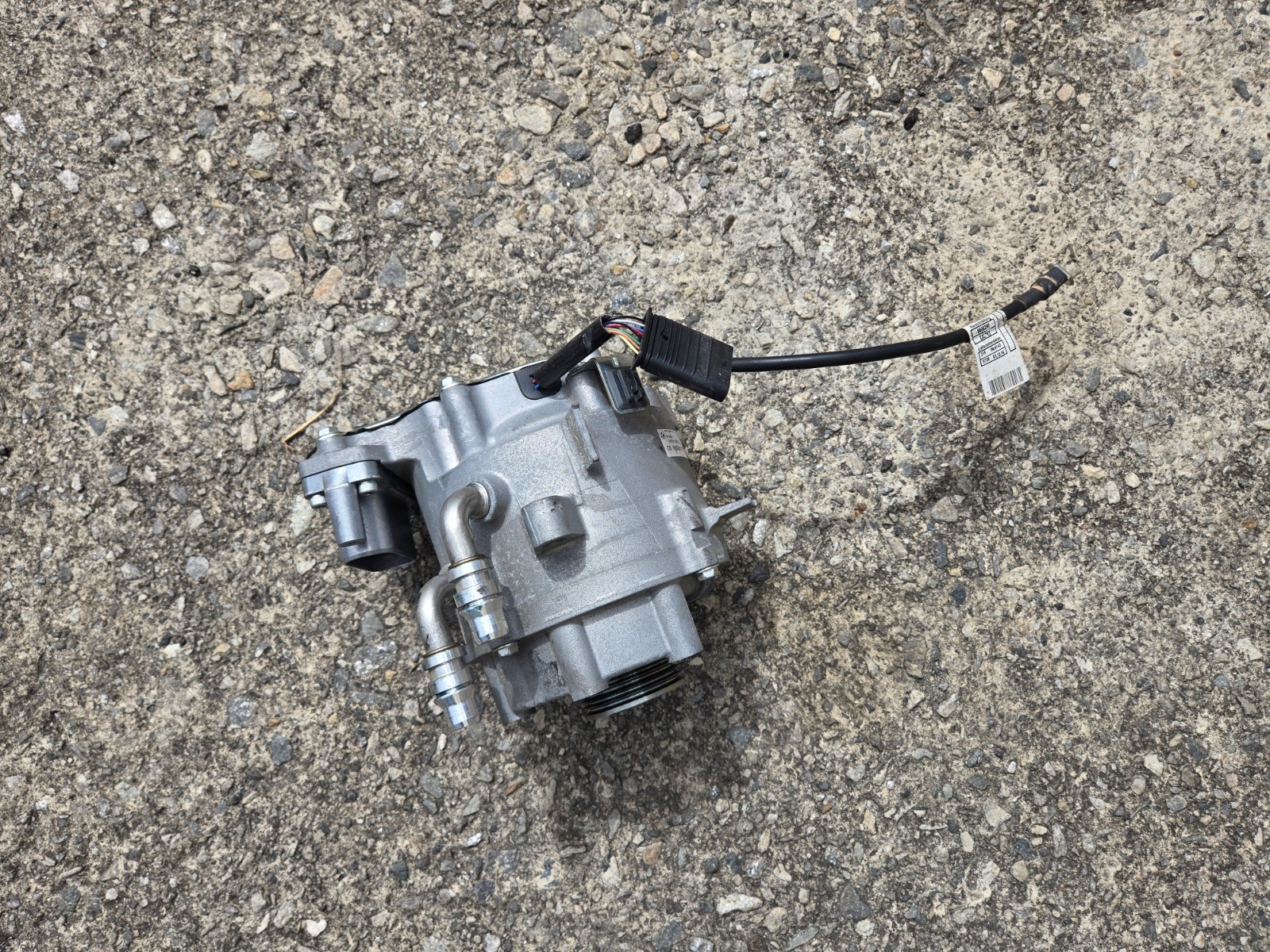 BMW i8 2014-2020 Alternator