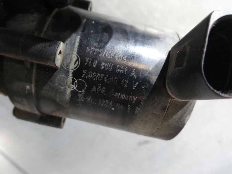 Bomba de agua auxiliar secundaria VW Volkswagen Touareg 7L 2002-2007 7L0965561A Foto 3 de 3